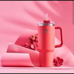 Stanley Adventure Quencher 40 oz in Coral